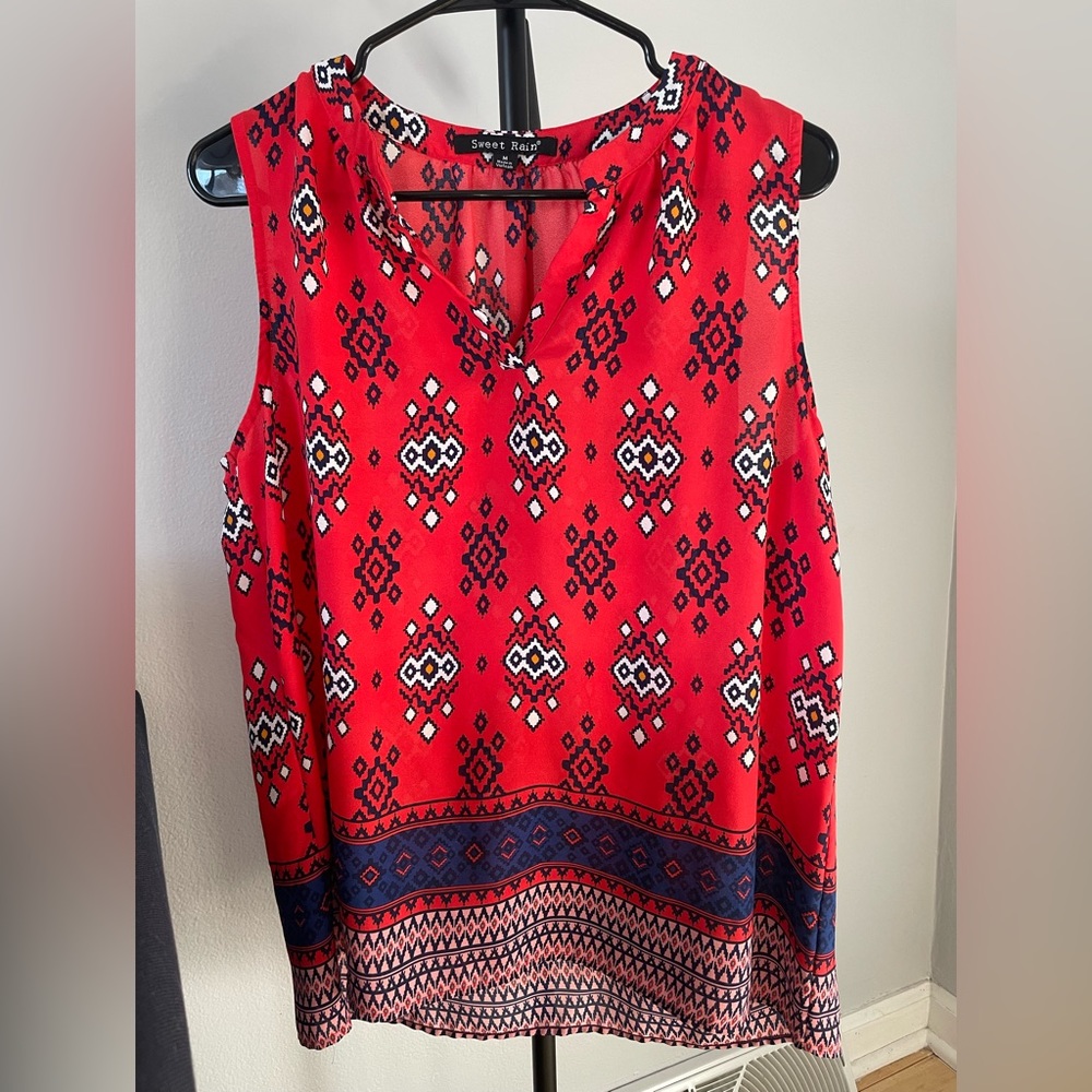 Sleeveless work top